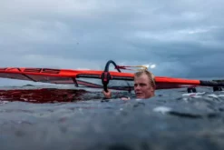 Severne Windsurf Segel FREEK Red 2023 15 Severne Windsurf Segel FREEK Red 2023 -Outlet FCS Store 023 Severne Freek Amado Vrieswijk Photo by Dieter Van der Eyken DSC04775 edit 19 jpg