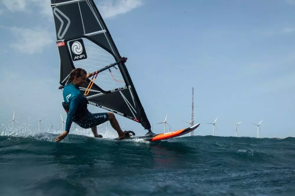 Severne Windsurf Segel BLADE Antracite 2023 7 Severne Windsurf Segel BLADE Antracite 2023 – Bild 5