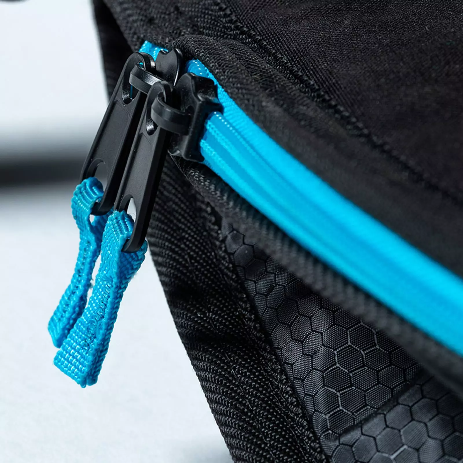 Roam Boardbag Surfboard Tech Bag Hybrid Schwarz 2023 9 Roam Boardbag Surfboard Tech Bag Hybrid Schwarz 2023 – Bild 7