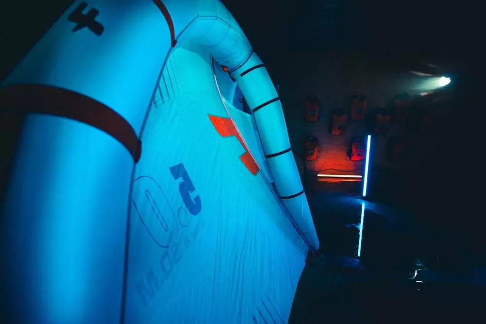 F-One Surf Wing STRIKE V2 A- GLACIER / FLAME 2022 8 F-One Surf Wing STRIKE V2 A- GLACIER / FLAME 2022 – Bild 6