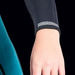 Ride Engine Neoprenanzug Womens Onsen FZ Full 3/2 Damen Langarm Black 2023 -Outlet FCS Store 32380034 WOMENSONSEN432FZFULL NA 23X DETAIL TAPERED MATRIX DOT WRIST GRIP 07 23 jpg