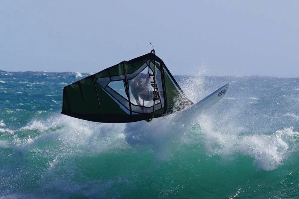 Point 7 Windsurf Segel SALTPRO Black 2023 6 Point 7 Windsurf Segel SALTPRO Black 2023 – Bild 4