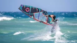 Duotone Windsurf Segel Idol LTD C10:black/pistaccio 2023 19 Duotone Windsurf Segel Idol LTD C10:black/pistaccio 2023 -Outlet FCS Store DUOTONE SAILS 2023 Idol LTD Gallery 08 5 jpg