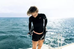 ION Neoprenanzug Amaze Shorty 2.0 LS Back Zip Damen Shorty 991 Capsule-pink 2023 -Outlet FCS Store Ion oliviajenkins DominicanRepublic Tobybromwich 7728 24 jpg