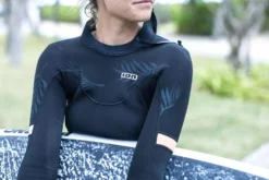 ION Neoprenanzug Amaze Hot Shorty 1.5 LS Front Zip Damen Shorty 991 Capsule-pink 2023 17 ION Neoprenanzug Amaze Hot Shorty 1.5 LS Front Zip Damen Shorty 991 Capsule-pink 2023 -Outlet FCS Store OliviaJenkins Lifestyle Mauritius by TobyBromwich Duotone Fanatic 6666 15 jpg